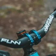 FUNN Upturn řidítka 31,8  785/75 Černá - extra vysoká verze