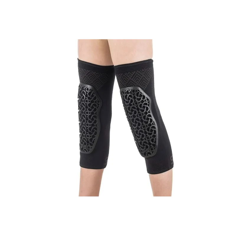 Dětské chrániče kolen Seryt Flow Knee Alps (Black) | kasitro.live
