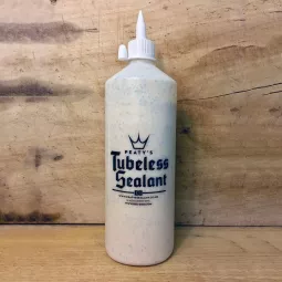 Peaty's Tubeless Sealant 500 ml tmel-mlíko pro bezdušové pneu