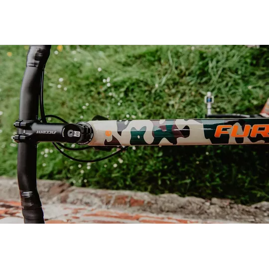 Accent Furious – gravel kolo, Army Camo | kasitro.live