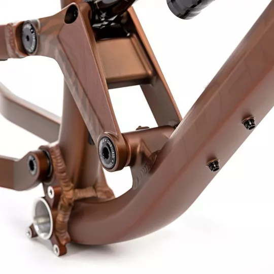 Identiti Mettle V2 – MTB Full-Suspension Frame (verze) | kasitro.live