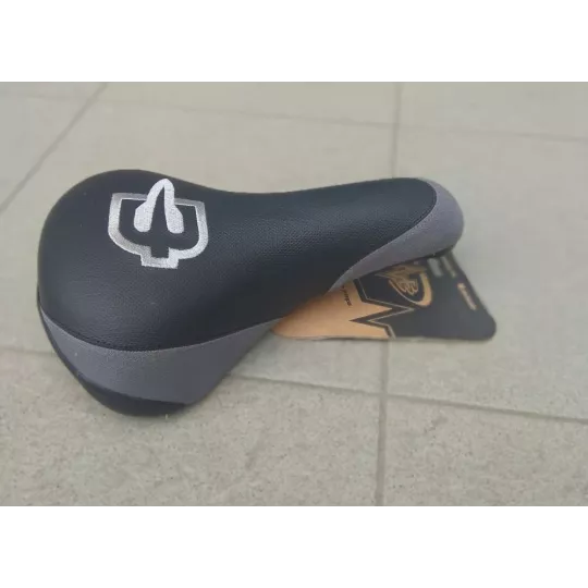 Brave AirTime SeatGrab sedlo Black - černé | kasitro.live