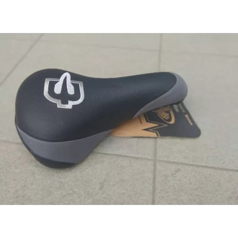 Brave AirTime SeatGrab – Saddle With Rails (černé) | kasitro.live