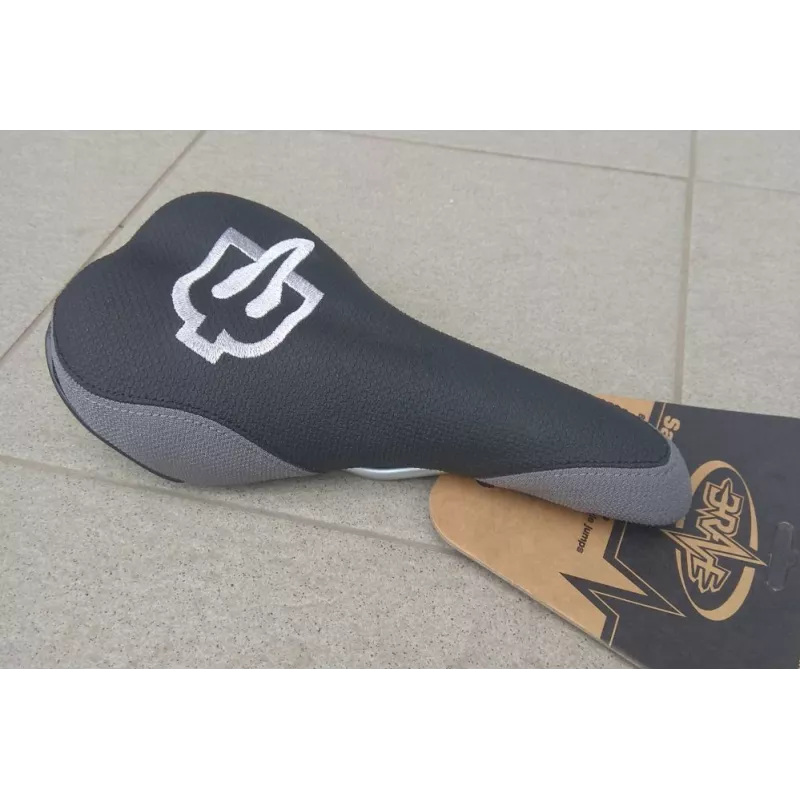 Brave Tailwhip saddle Black | kasitro.live