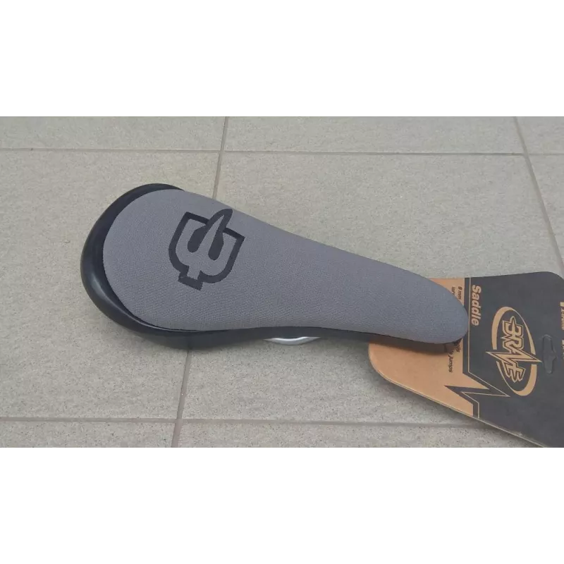 Brave X-treme Kevlar – Saddle With Rails | kasitro.live